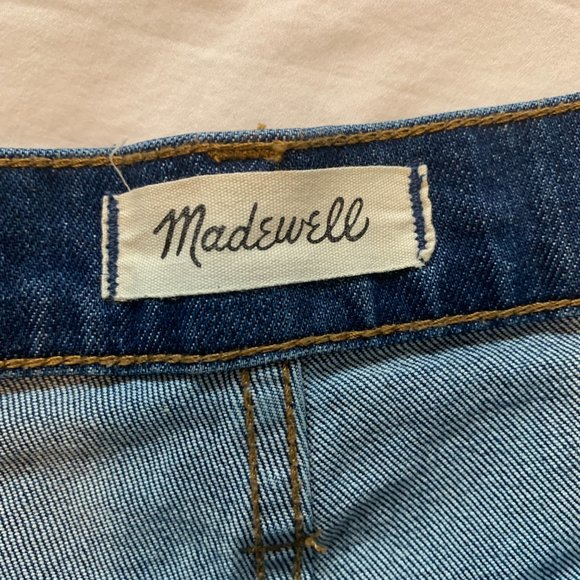 High-Rise Denim Shorts in Glenoaks Wash, Cutoffs - size 31 - Picture 5 of 8